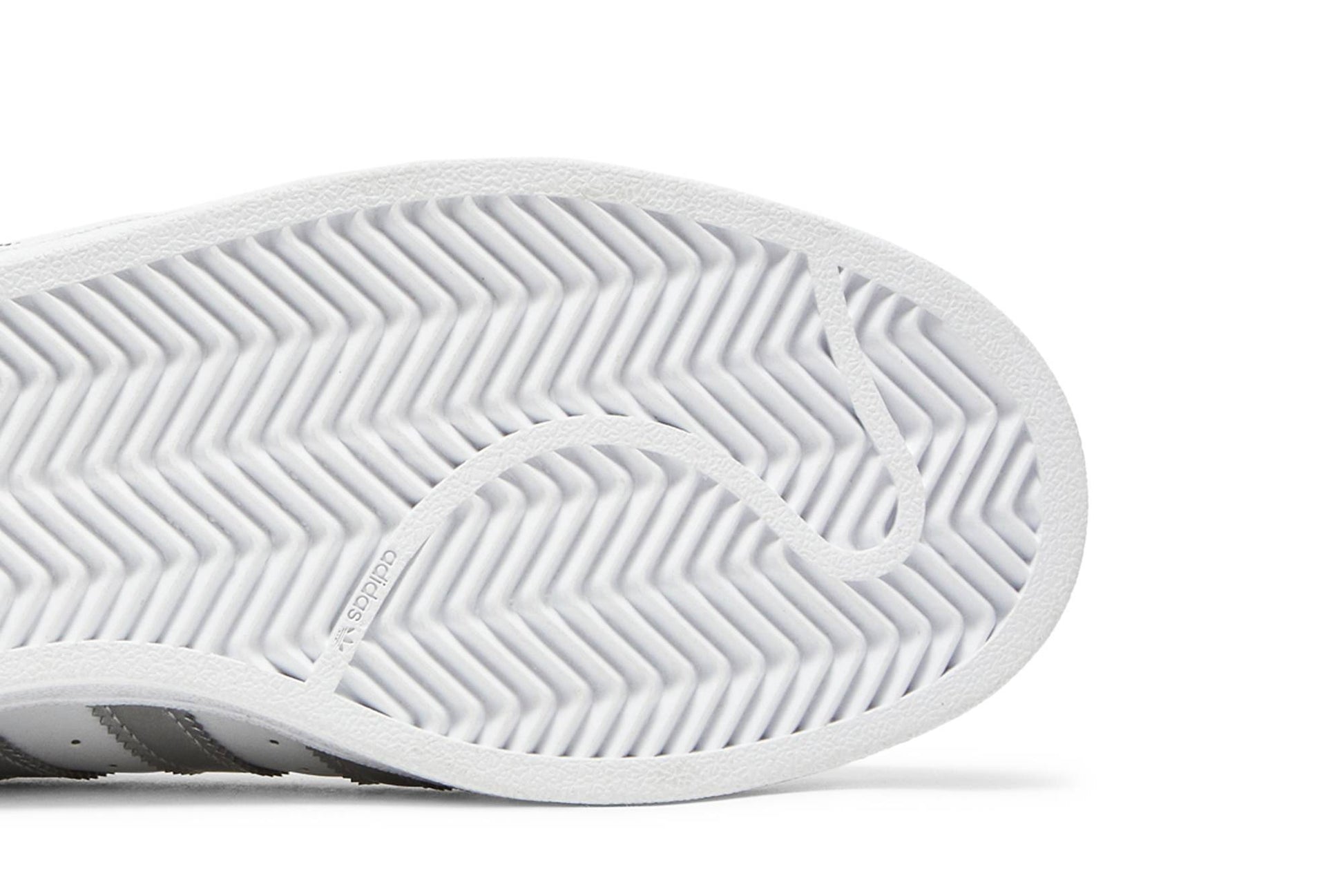 ( Women ) Adidas Superstar 'White Silver Metallic' AQ3091