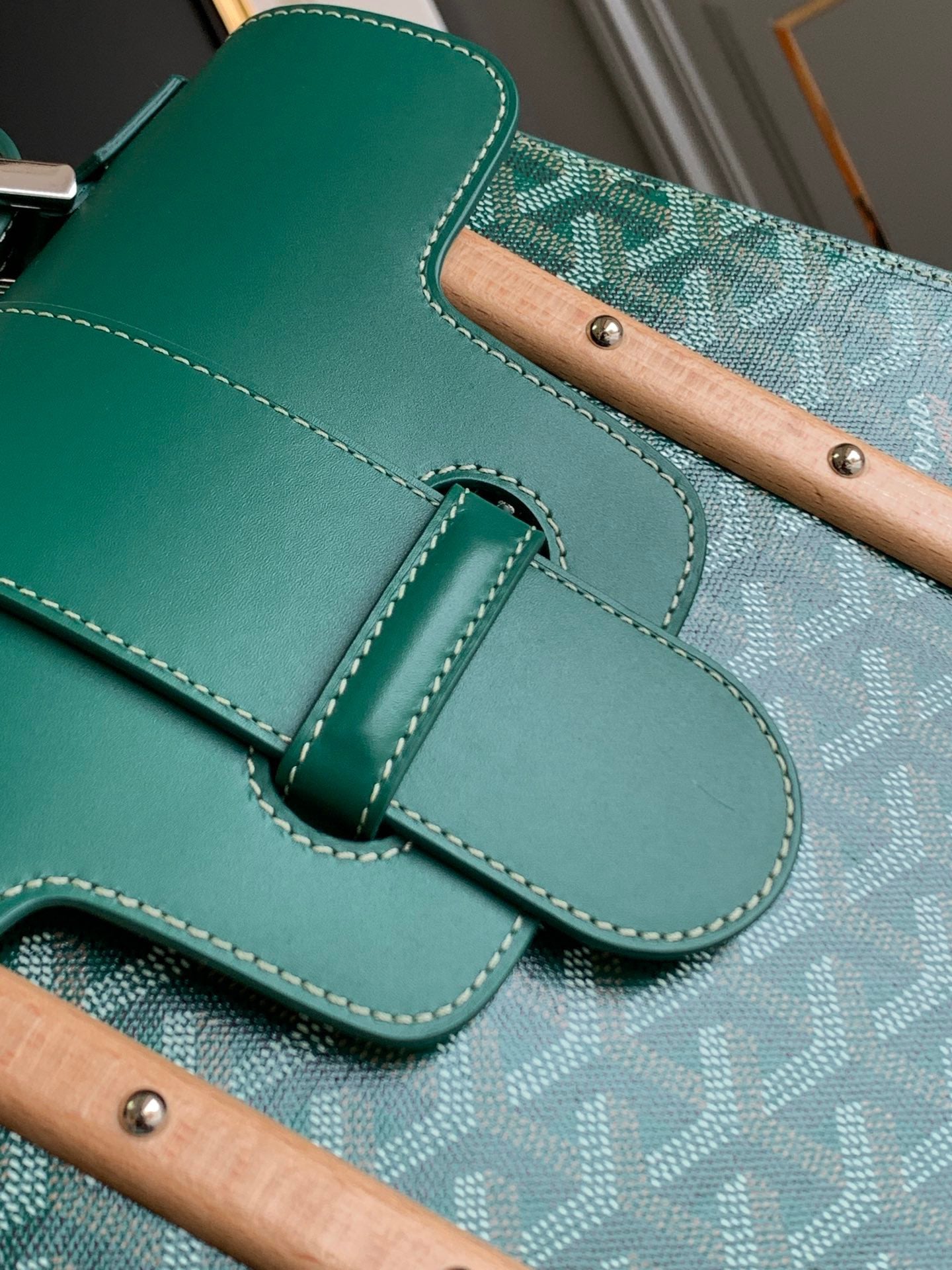 Gogy Luxury Green Chevron Structured Handbag with Wooden Top Handle