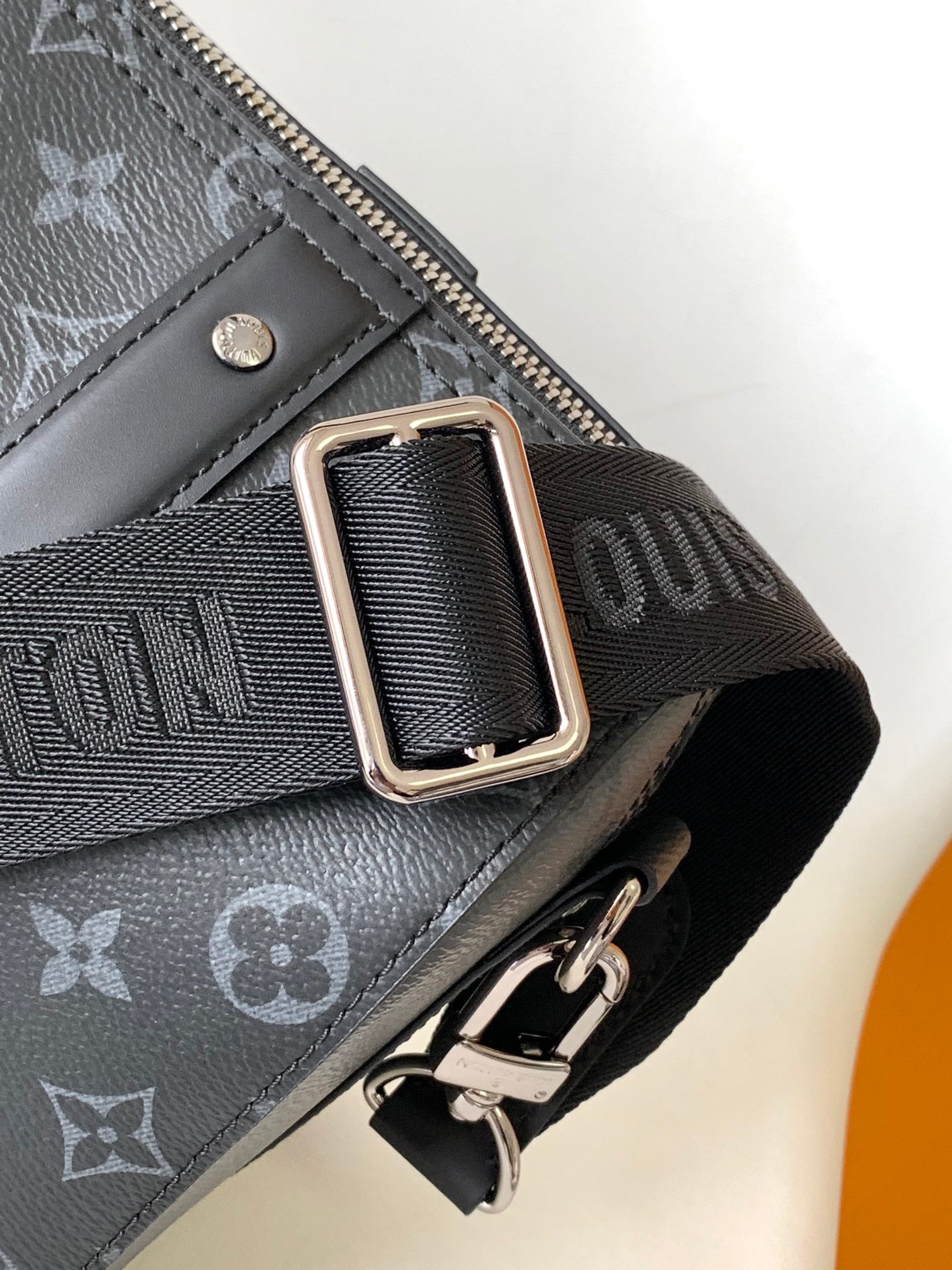 Louis Vuitton Keepall Bandoulière 25 Monogram Eclipse Canvas Bag