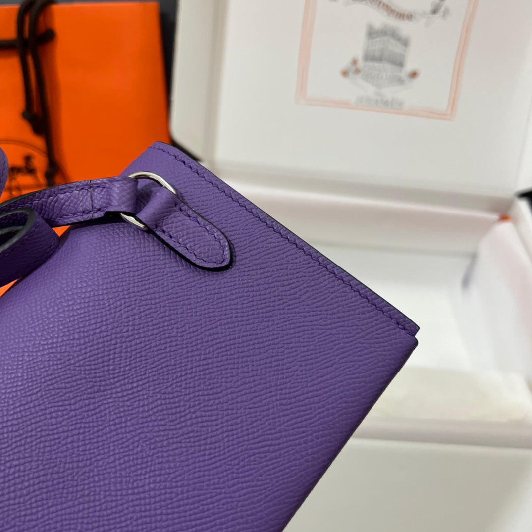 Hermès Purple Leather Card Holder Wallet - Anemone Epsom Leather