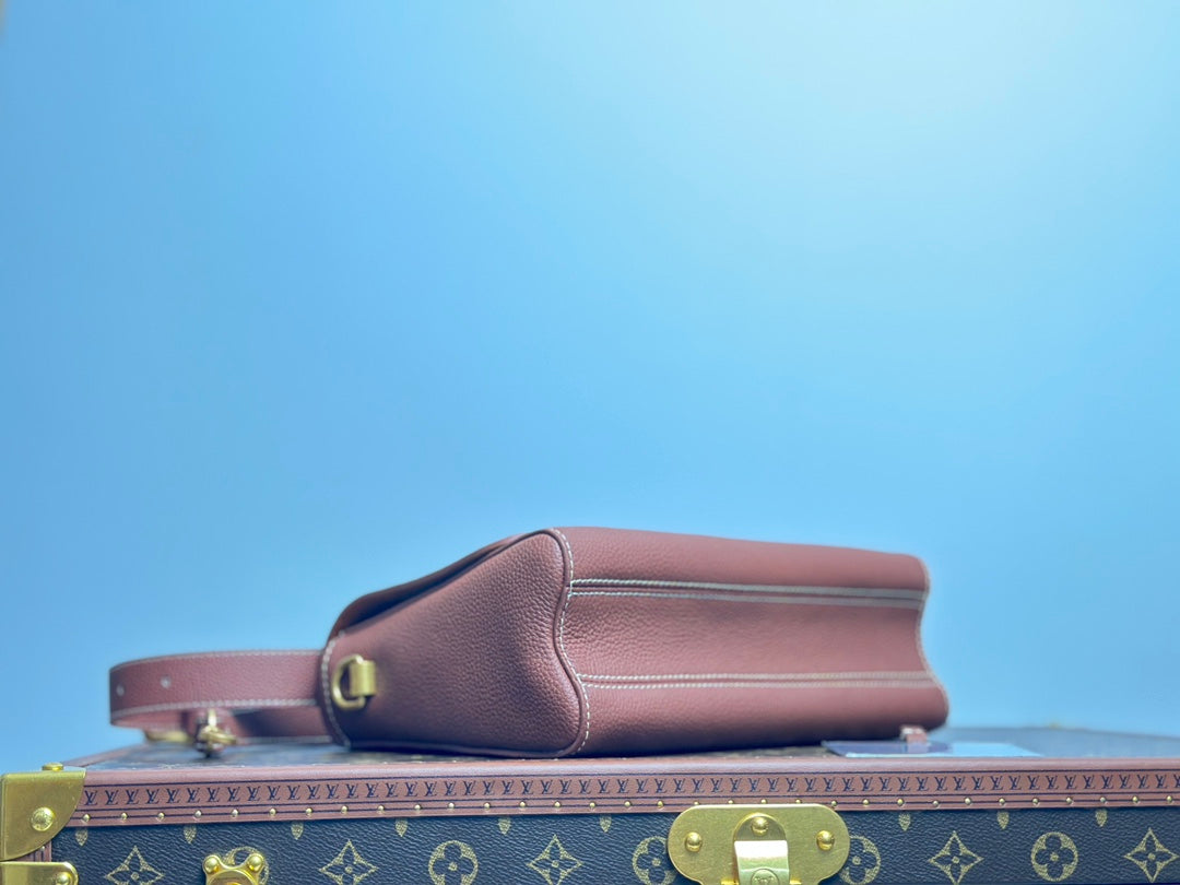 Louis Vuitton Classic Dusty Rose Leather Top Handle Crossbody Bag with Gold Clasp