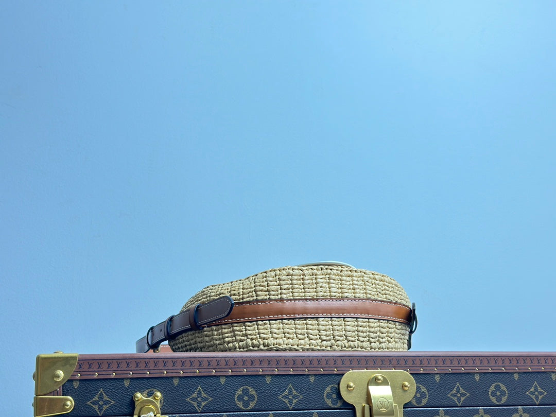 Louis Vuitton Raffia Croissant MM Shoulder Bag - Natural/Brown