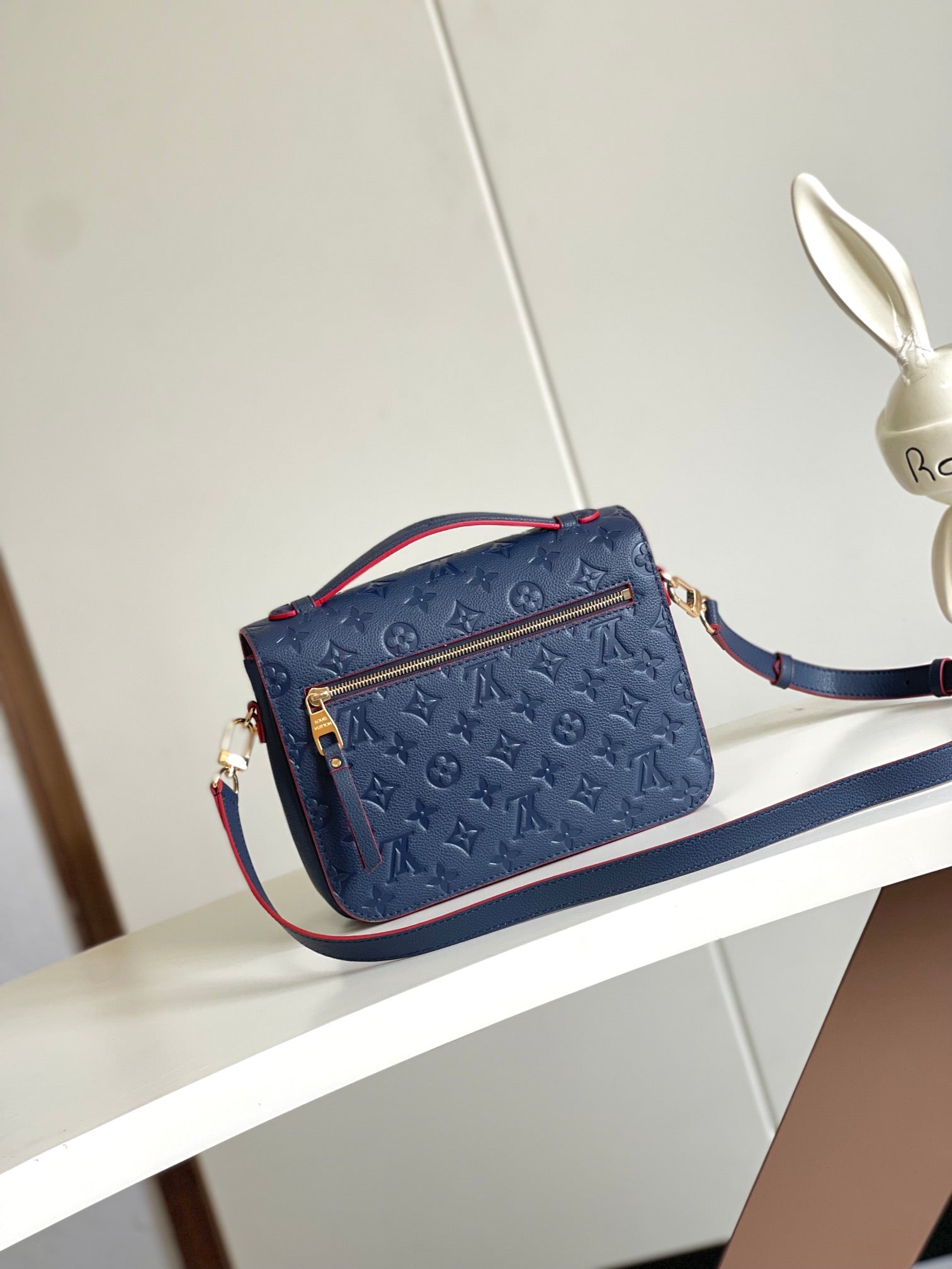 Louis Vuitton Pochette Métis Monogram Empreinte Leather Handbag - Marine Rouge
