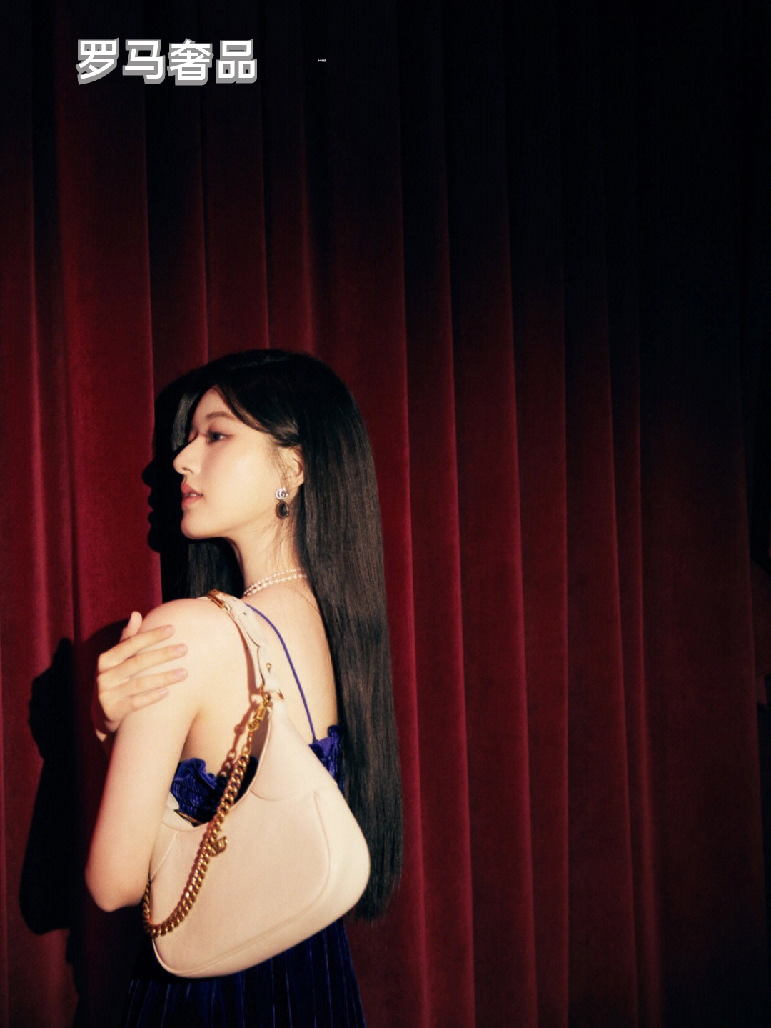 Gucci Luxury White Leather Hobo Bag with Gold Chain Shoulder Strap