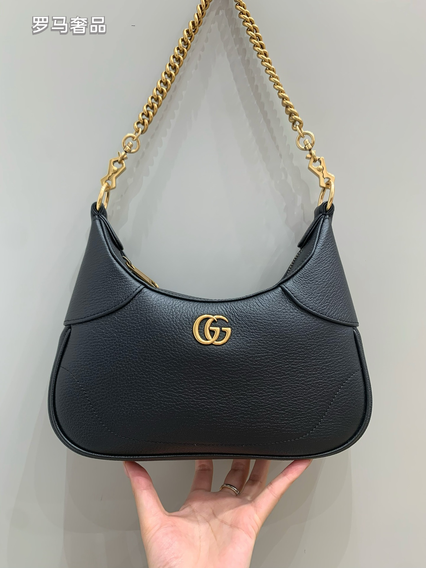 Gucci Luxury White Leather Hobo Bag with Gold Chain Shoulder Strap